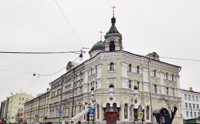 Завершен первый этап реставрации фасадов подворья